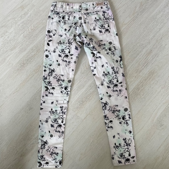 White and Watercolour Levi's Jeans - Picture 2 of 3